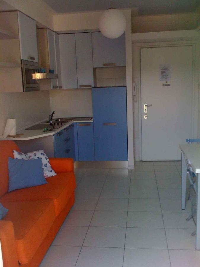 Apartment In Marina Di Massa - Toskana 24103 Esterno foto